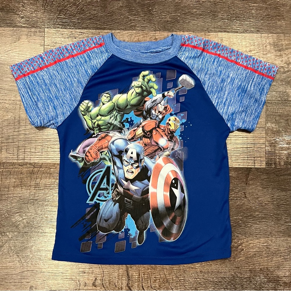 Marvel Avengers Boys Athletic Material T-shirt Size 7